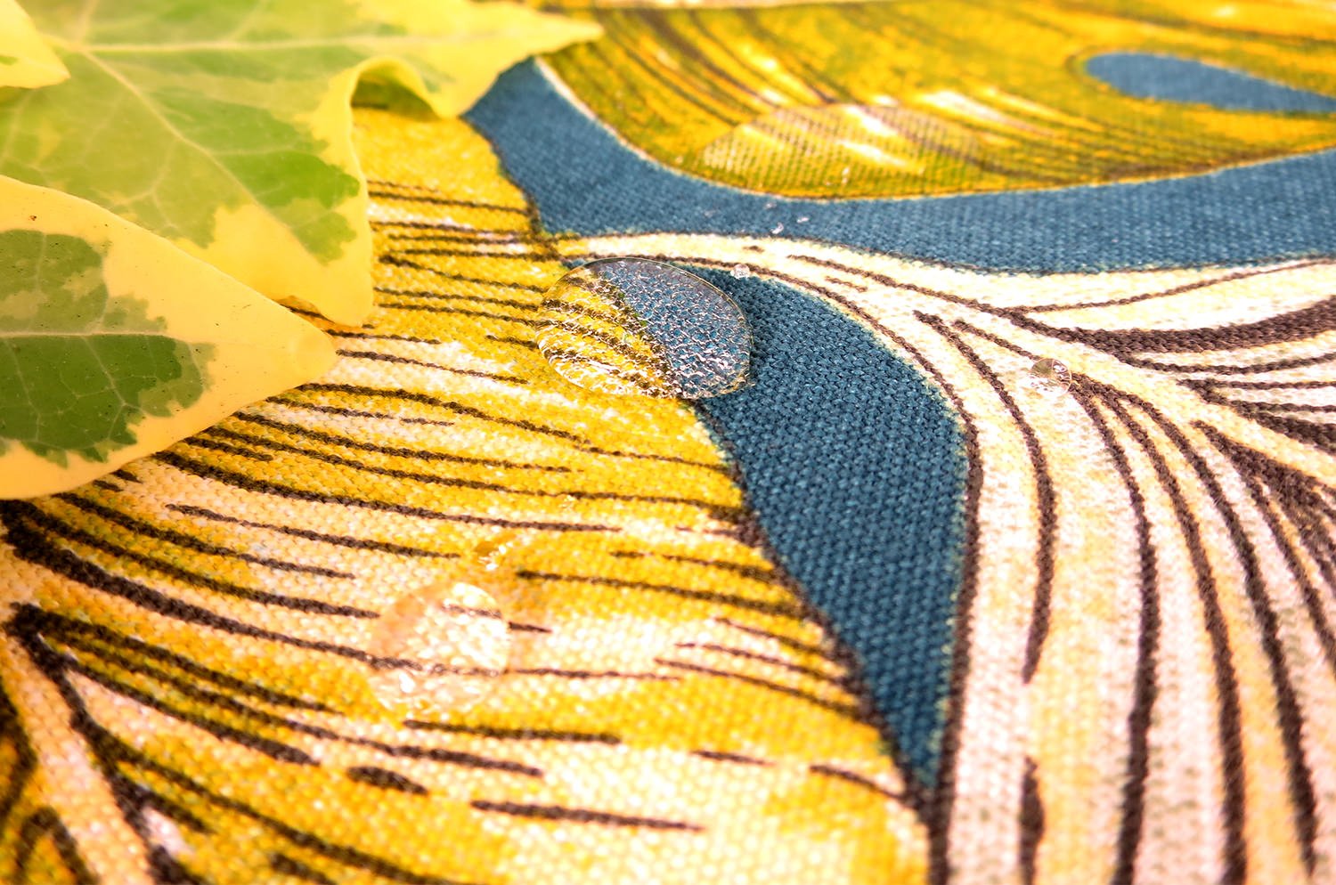 The Bouquet Petrol Outdoor&Indoor fabric ボタニカルパトロール 撥水クッションカバー 45×45cm - HOUSE OF JAPAN Shop