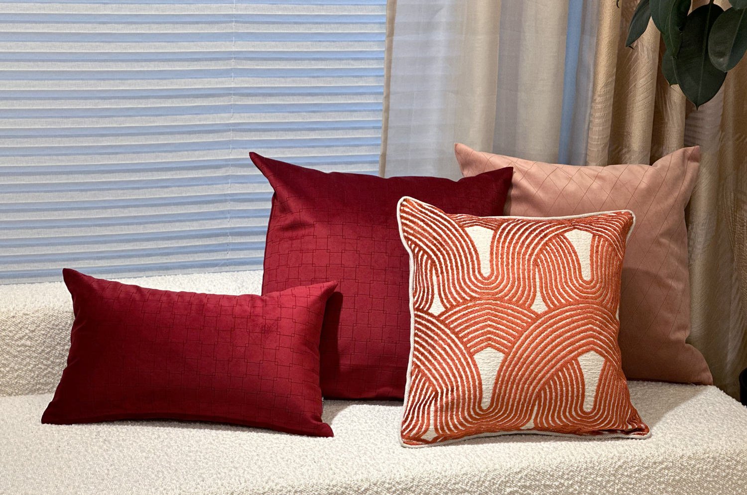 The Burgundy Wine スペイン製起毛スエード調クッション ブルゴーニュワイン 50×30cm 中材付 - HOUSE OF JAPAN Shop