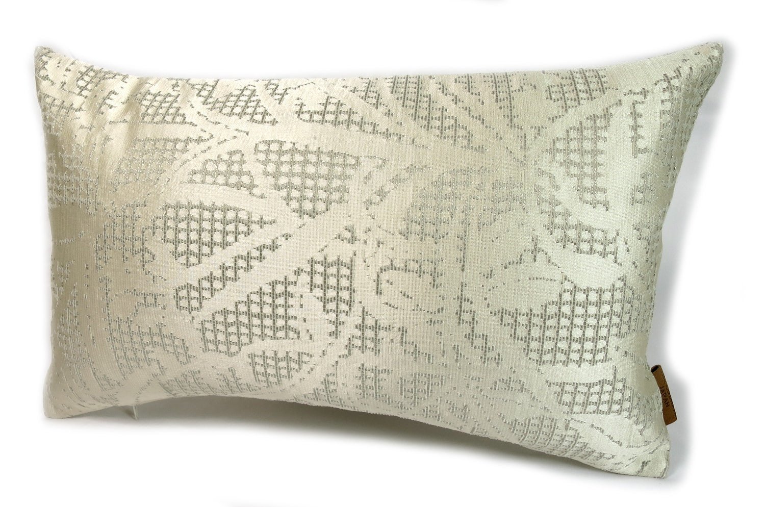 The CARACAS アルマーニカーザ カラカス クッション(アイボリー) 50×30cm 中材付 - HOUSE OF JAPAN Shop