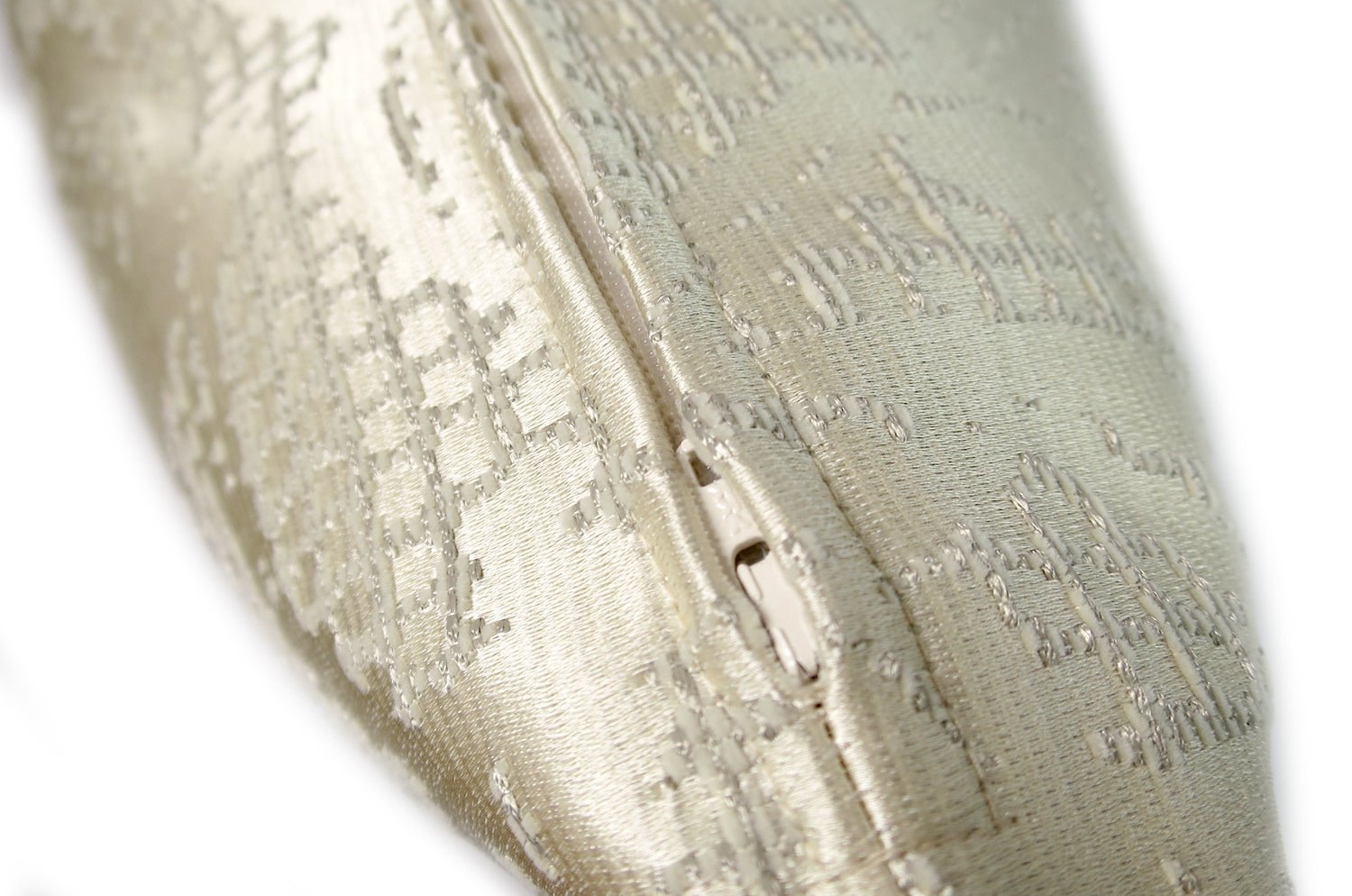 The CARACAS アルマーニカーザ カラカスクッションカバー(アイボリー) 50×50cm - HOUSE OF JAPAN Shop