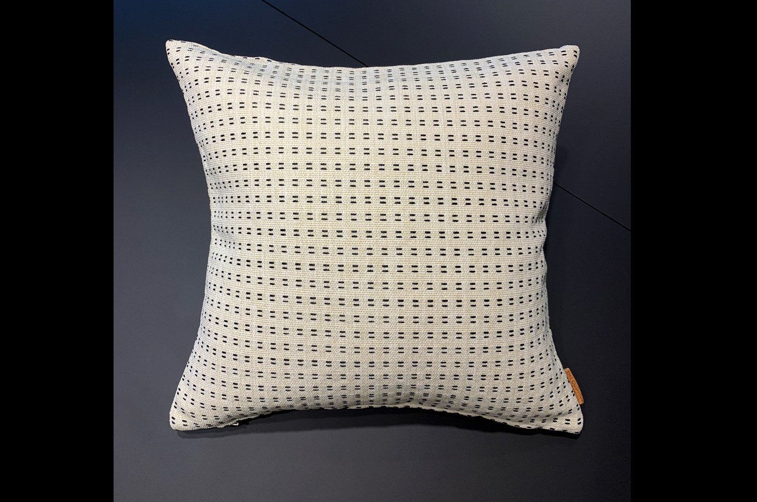 The Carnegie アウトドア&インドアファブリック カーネギー クッションカバー 40×40cm - HOUSE OF JAPAN Shop