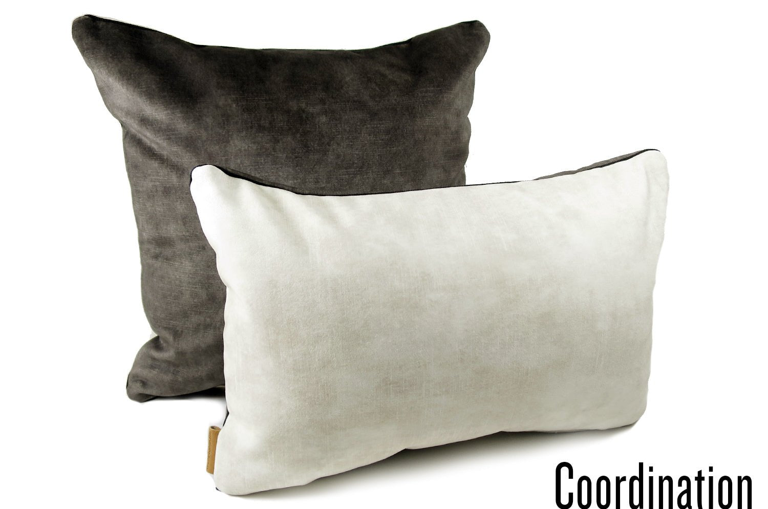 The CASAMANCE カサマンス ニット・ ベルベット ツートンクッション (アッシュグレー&アイボリーホワイト) 45×30cm 中材付 - HOUSE OF JAPAN Shop