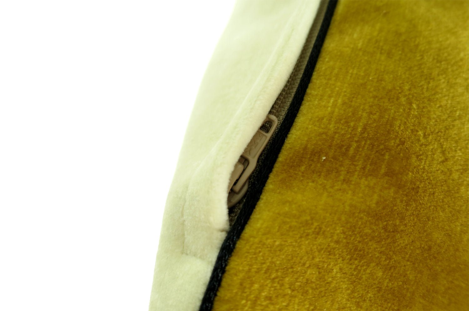 The CASAMANCE カサマンス ニット・ベルベット ツートンクッション (ハニー&クリーム) 45×30cm 中材付 - HOUSE OF JAPAN Shop