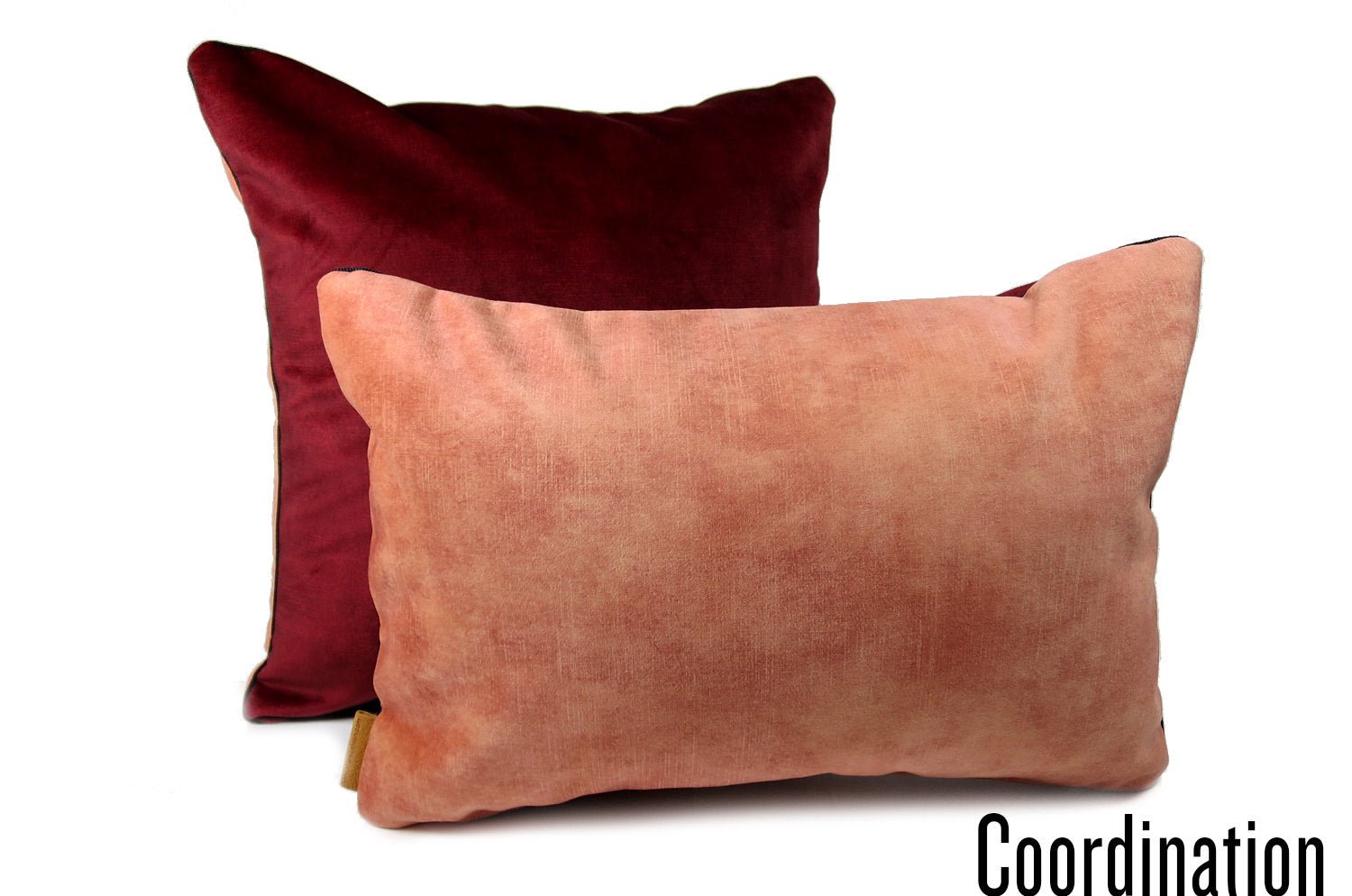 The CASAMANCE カサマンス ニット・ ベルベット ツートンクッションカバー (カーディナルレッド&ピーチ) 45×45cm - HOUSE OF JAPAN Shop