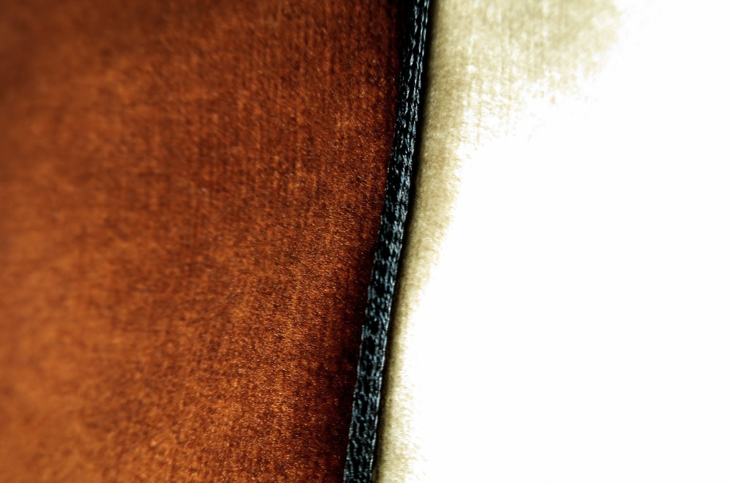 The CASAMANCE カサマンス ニット・ ベルベットクッション (チョコレート&ベージュ) 60×40cm 中材付 - HOUSE OF JAPAN Shop