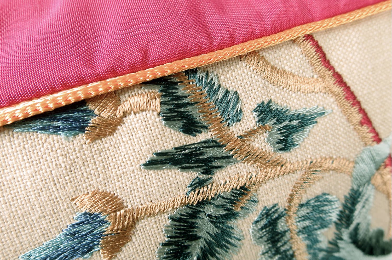 The Château de Rochecotte ロッシュコット城の庭園 刺繍クッション 50×30cm 中材付 - HOUSE OF JAPAN Shop