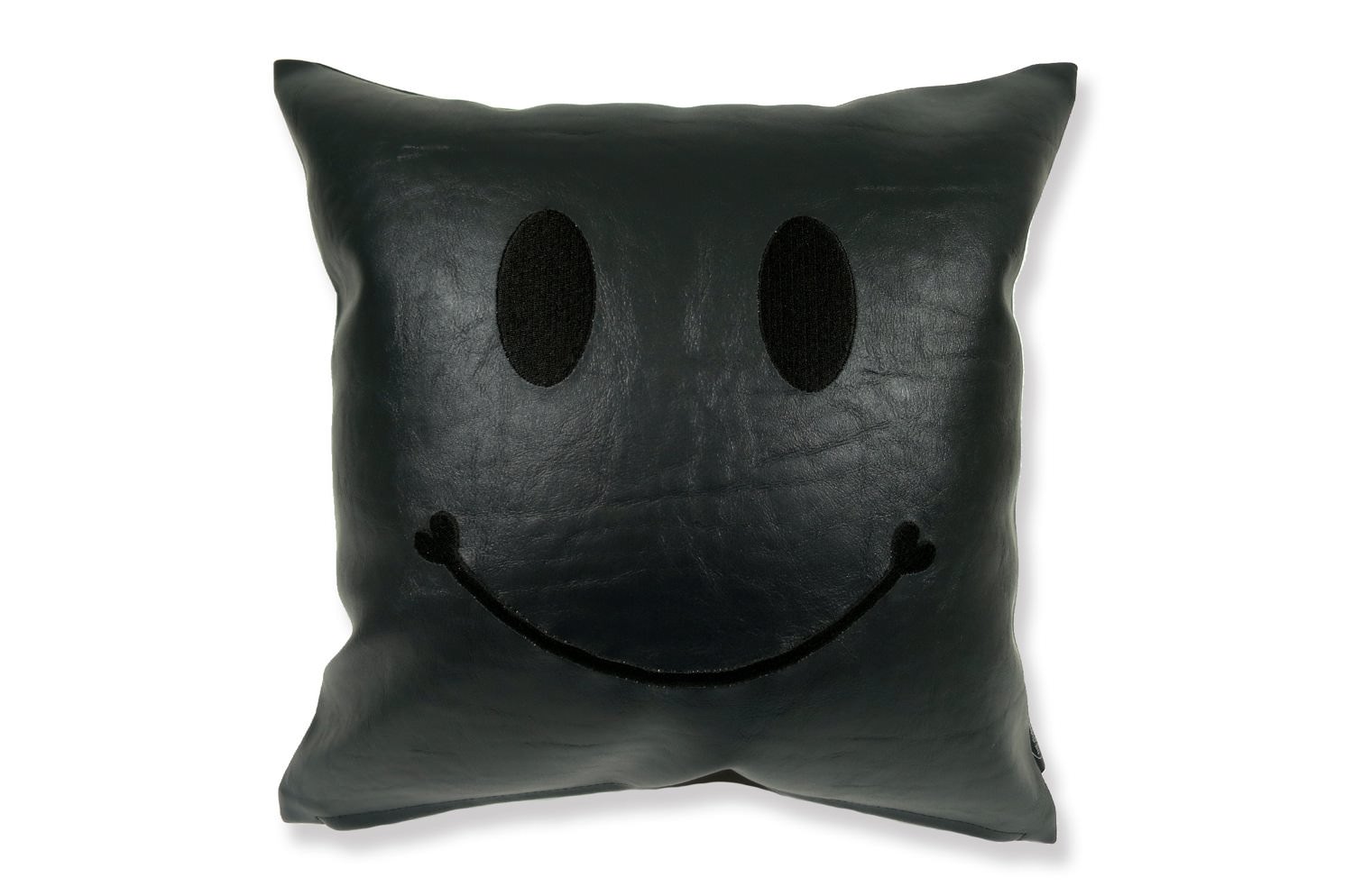 The Chibi Smile チビスマイル ブラック 『ニコフェイス®』刺繍クッション ブラック 34×34cm 中材付 - HOUSE OF JAPAN Shop