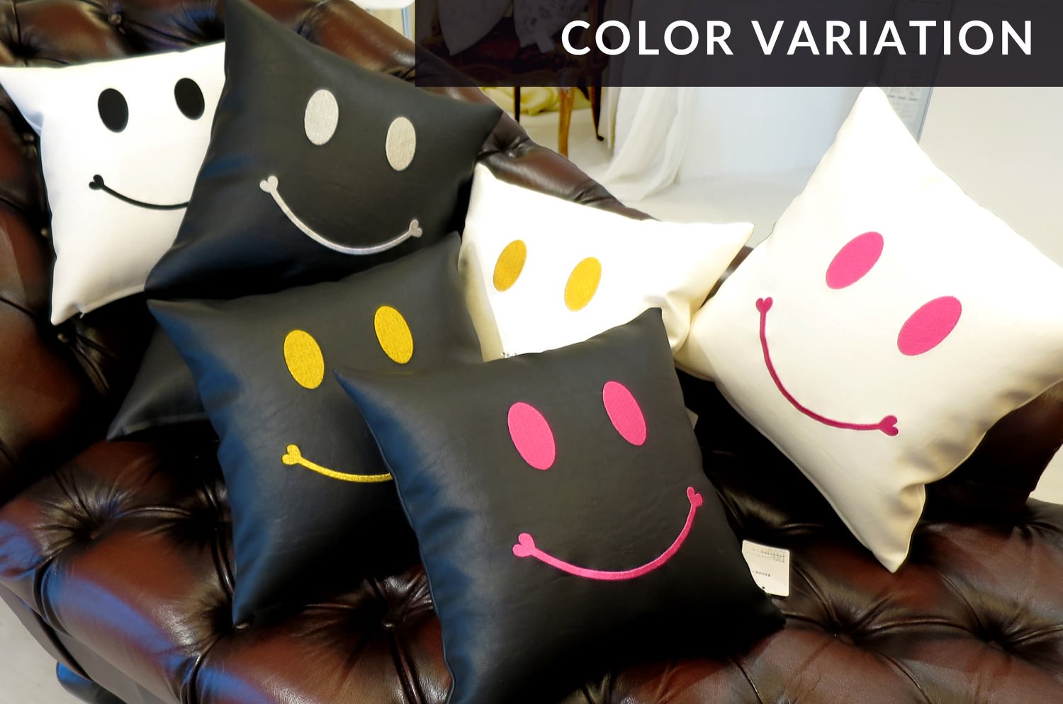 The Chibi Smile チビスマイル キュートブルースマイル 『ニコフェイス®』刺繍クッション ホワイト 34×34cm 中材付 - HOUSE OF JAPAN Shop