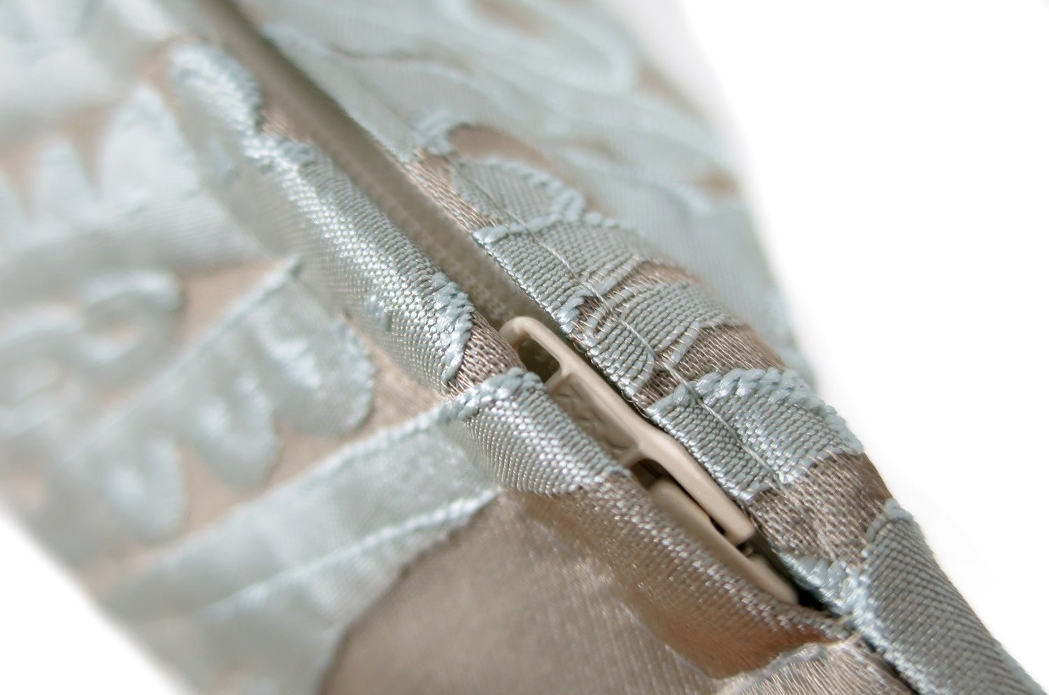 The Classic paisley クラシックペーズリー柄 クッションカバー スカイブルー×カーキ 45×45cm - HOUSE OF JAPAN Shop