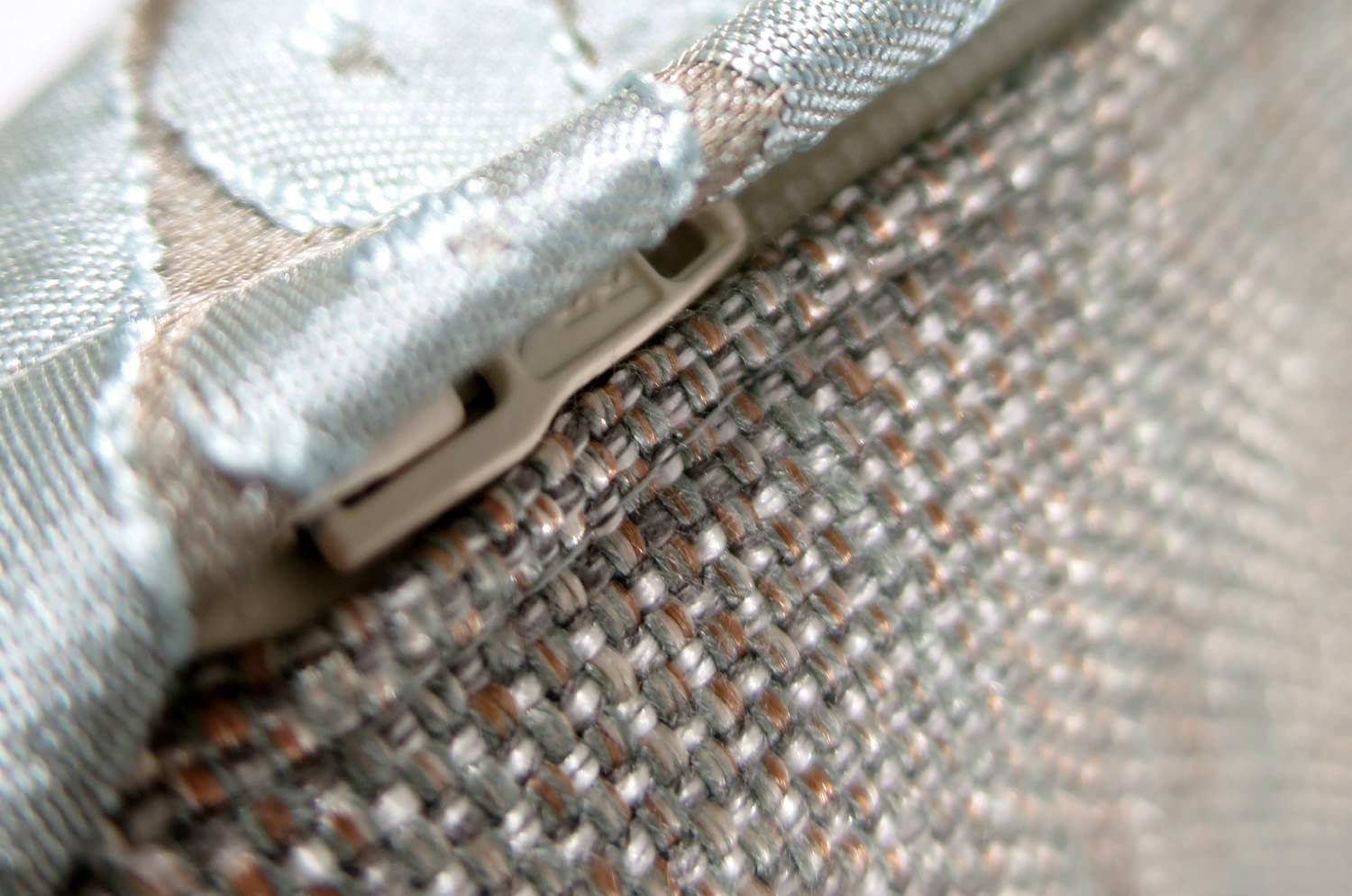 The Classic paisley クラシックペーズリー柄 クッションカバー スカイブルー×カーキ 50×50cm - HOUSE OF JAPAN Shop