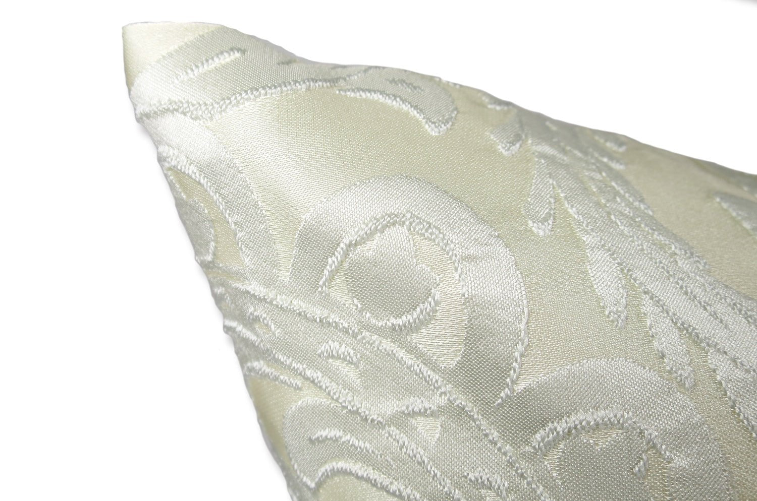 The Classic paisley クラシックペーズリー柄クッションカバー (パールグレー×リーフベージュ) 50×50cm - HOUSE OF JAPAN Shop