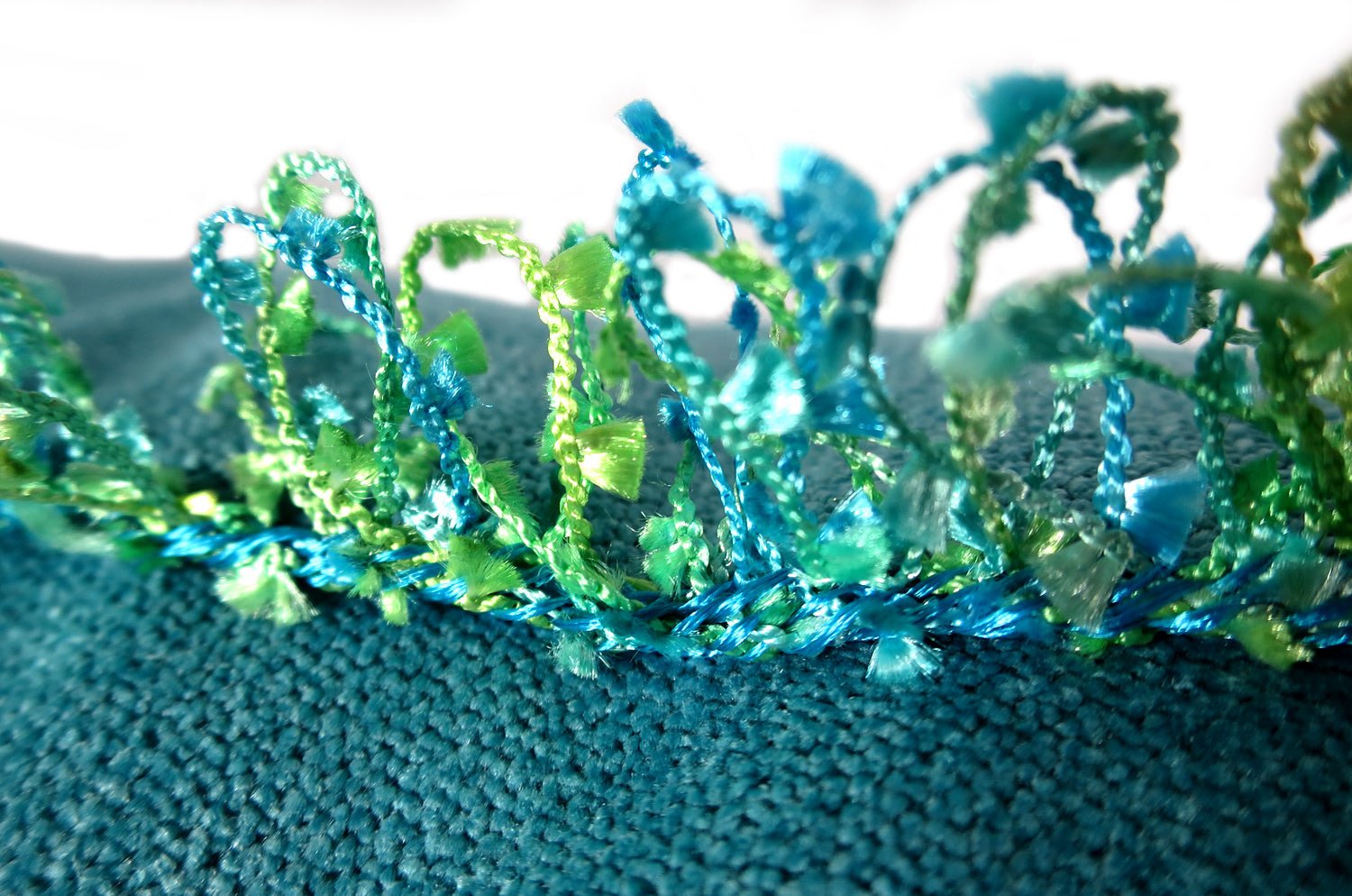 The Colorful fringe 花畑カラフルフリンジクッションカバー ピーコック 45×45cm - HOUSE OF JAPAN Shop