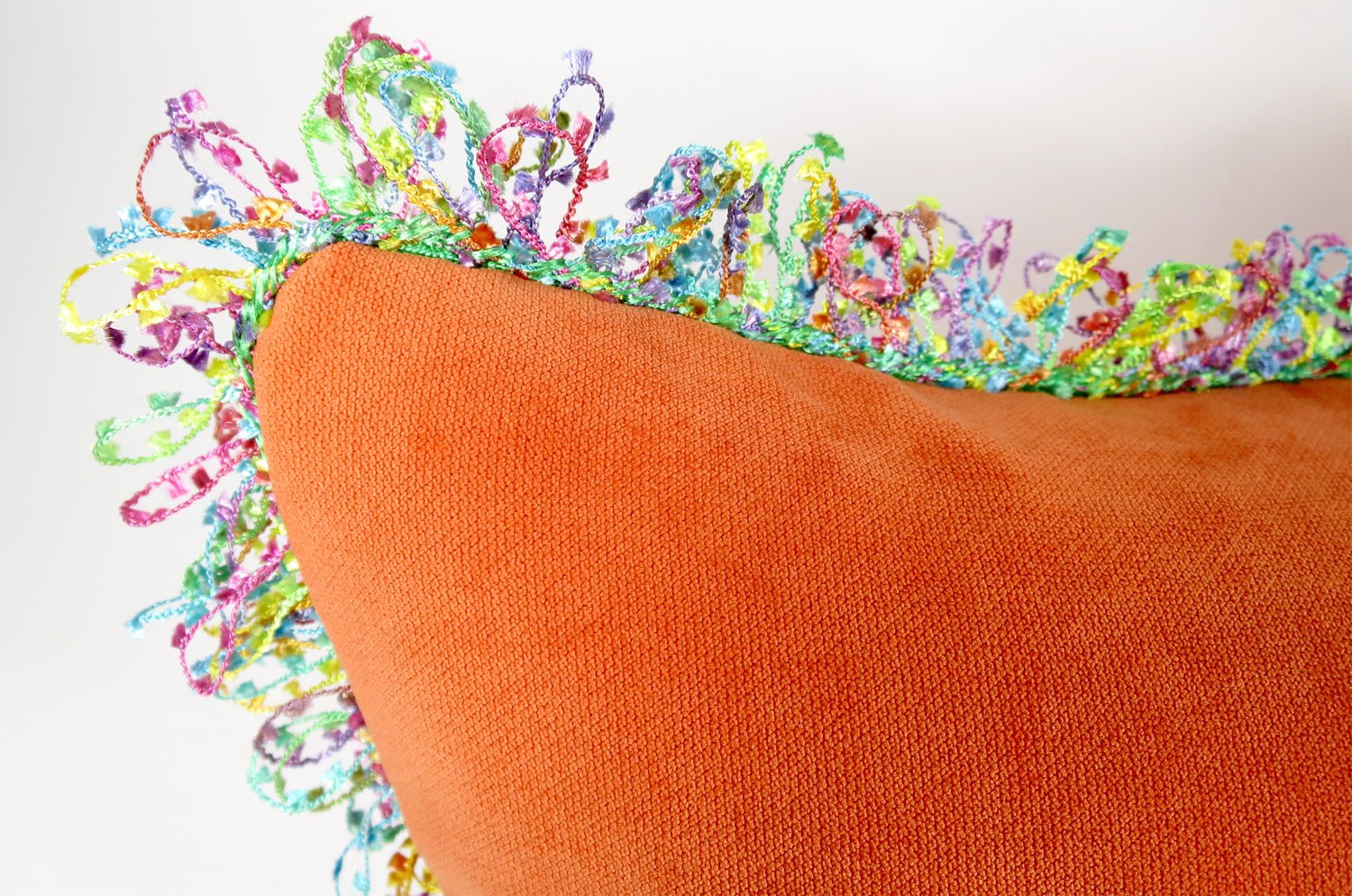 The Colorful Fringe 花畑カラフルフリンジクッション オレンジ 50×30cm 中材付 - HOUSE OF JAPAN Shop