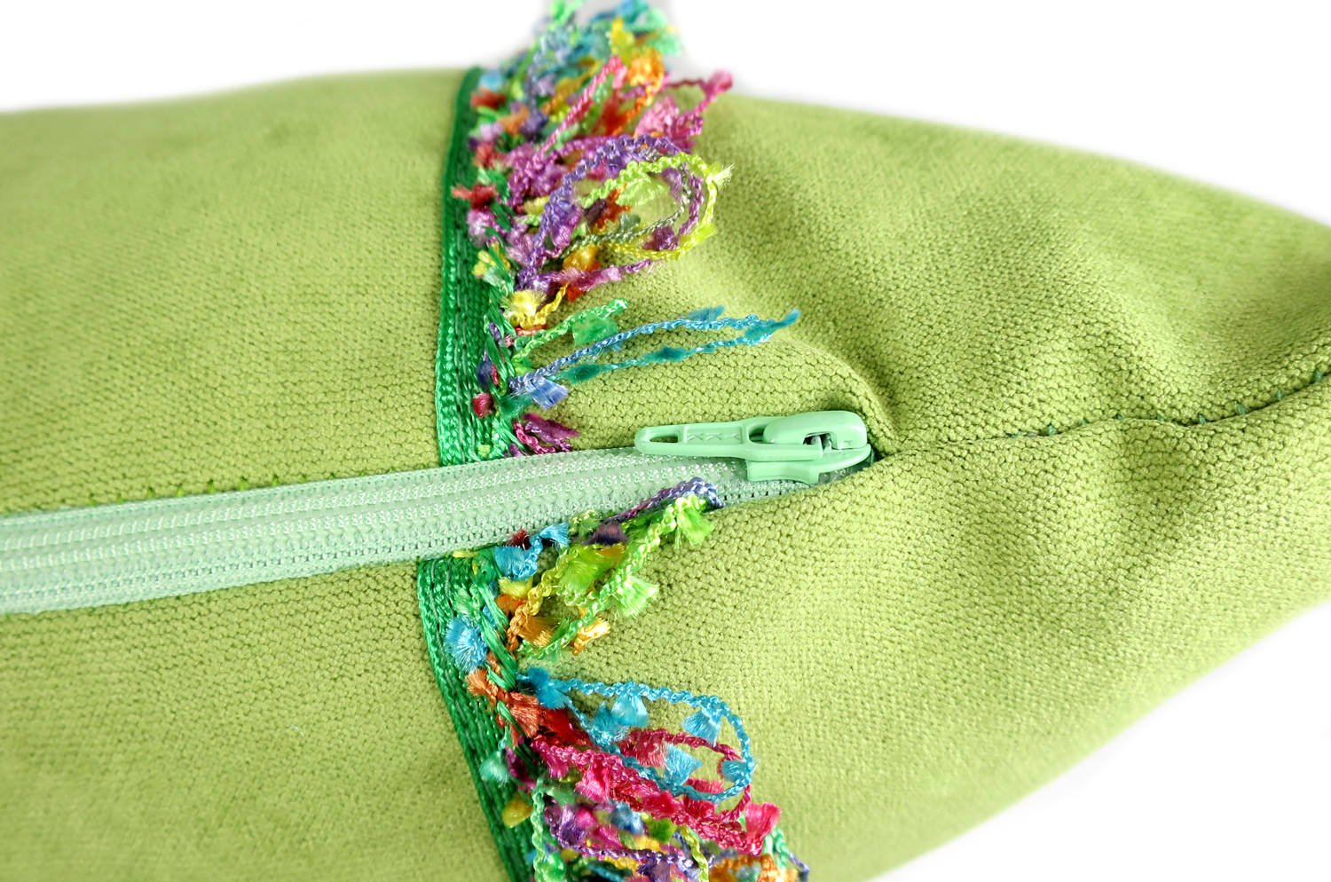 The Colorful Fringe 花畑カラフルフリンジクッション ライムグリーン 66×38cm 中材付 - HOUSE OF JAPAN Shop