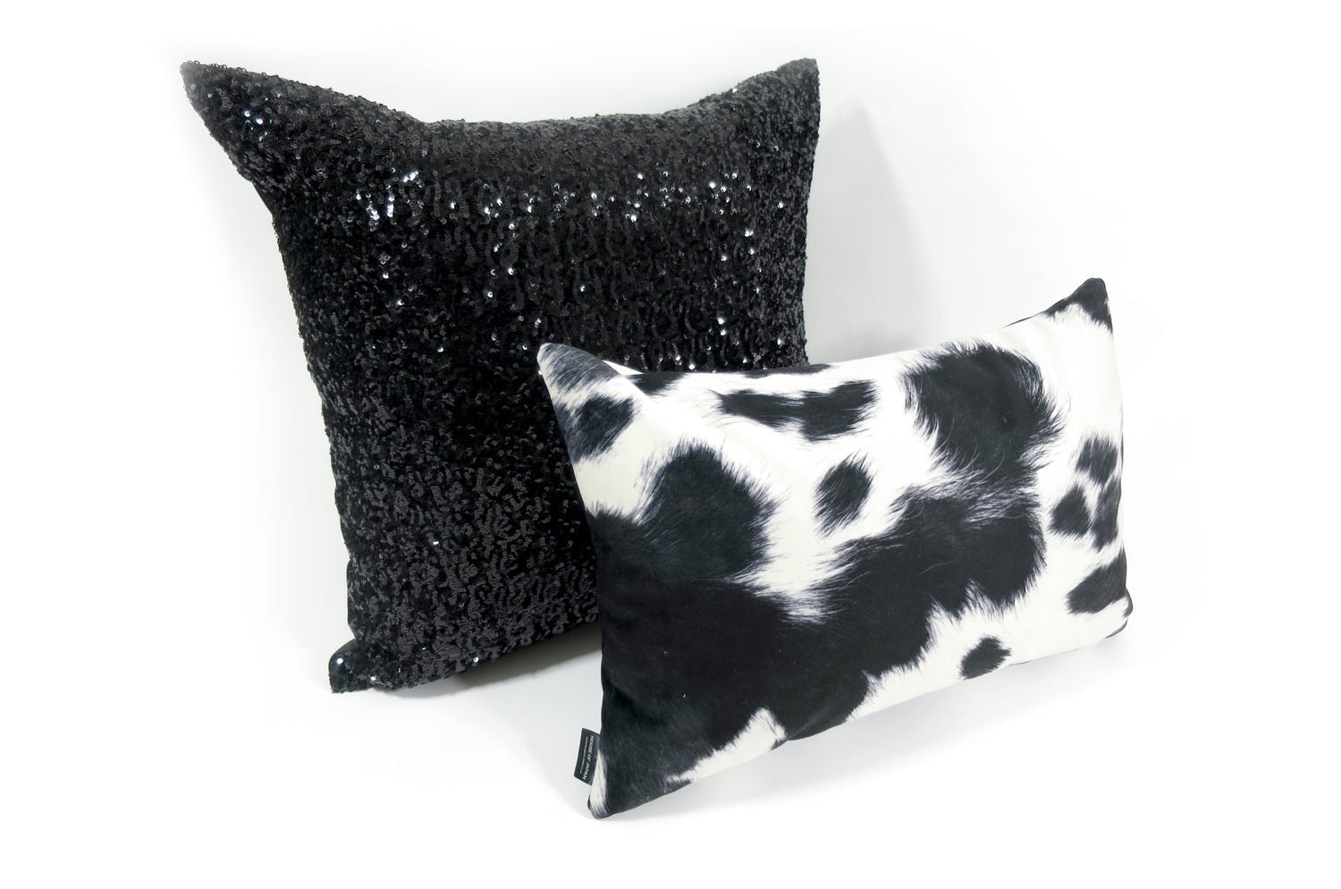 The Cow スペイン製起毛スエードタッチ 牛柄クッション ブラック 45×30cm 中材付 - HOUSE OF JAPAN Shop