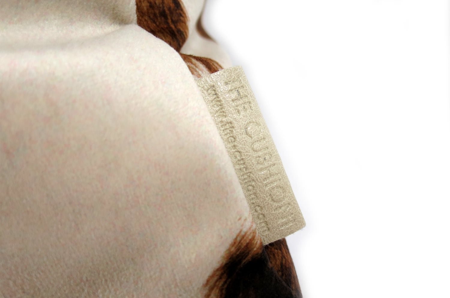 The Cow スペイン製起毛スエードタッチ 牛柄クッションカバー ライトブラウン 45×45cm - HOUSE OF JAPAN Shop