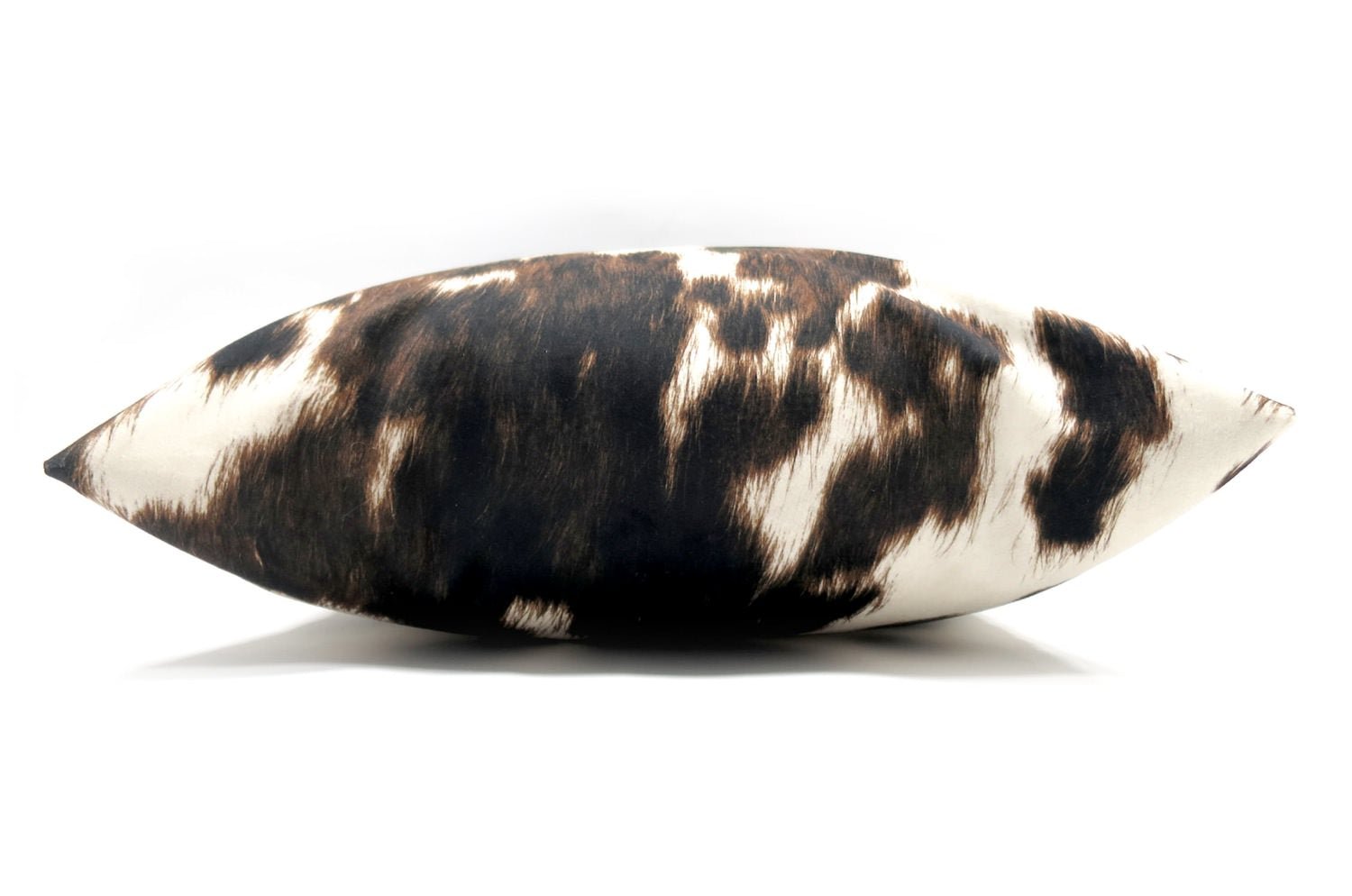 The Cow スペイン製起毛スエードタッチ 牛柄クッションカバー ブラウン 45×45cm - HOUSE OF JAPAN Shop