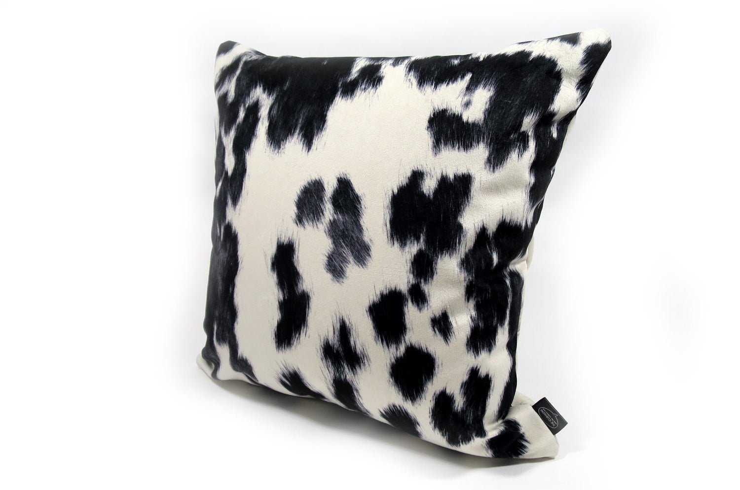 The Cow スペイン製起毛スエードタッチ 牛柄クッションカバー ブラック 45×45cm - HOUSE OF JAPAN Shop