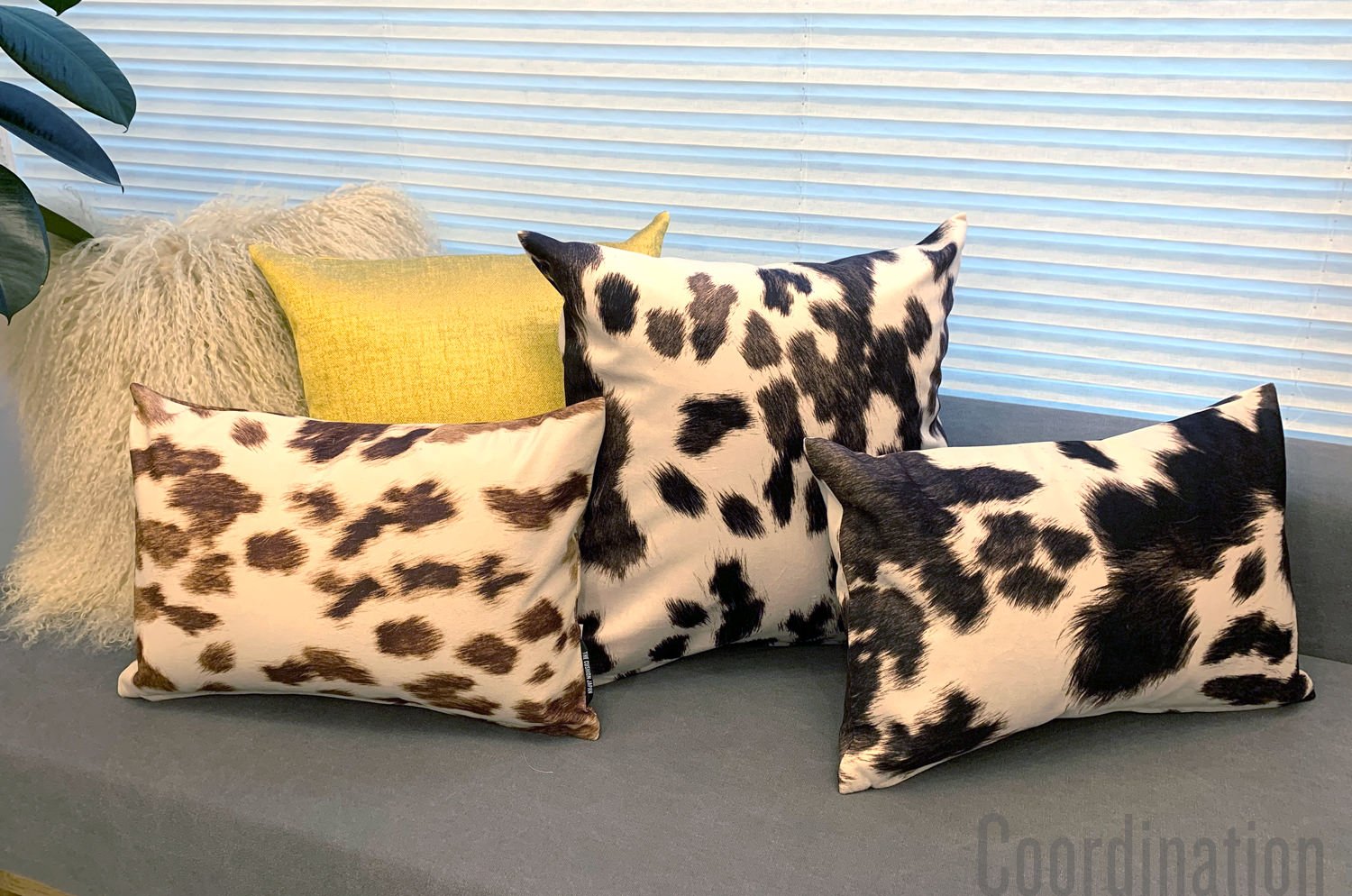 The Cow スペイン製起毛スエードタッチ 牛柄クッションカバー ブラック 45×45cm - HOUSE OF JAPAN Shop