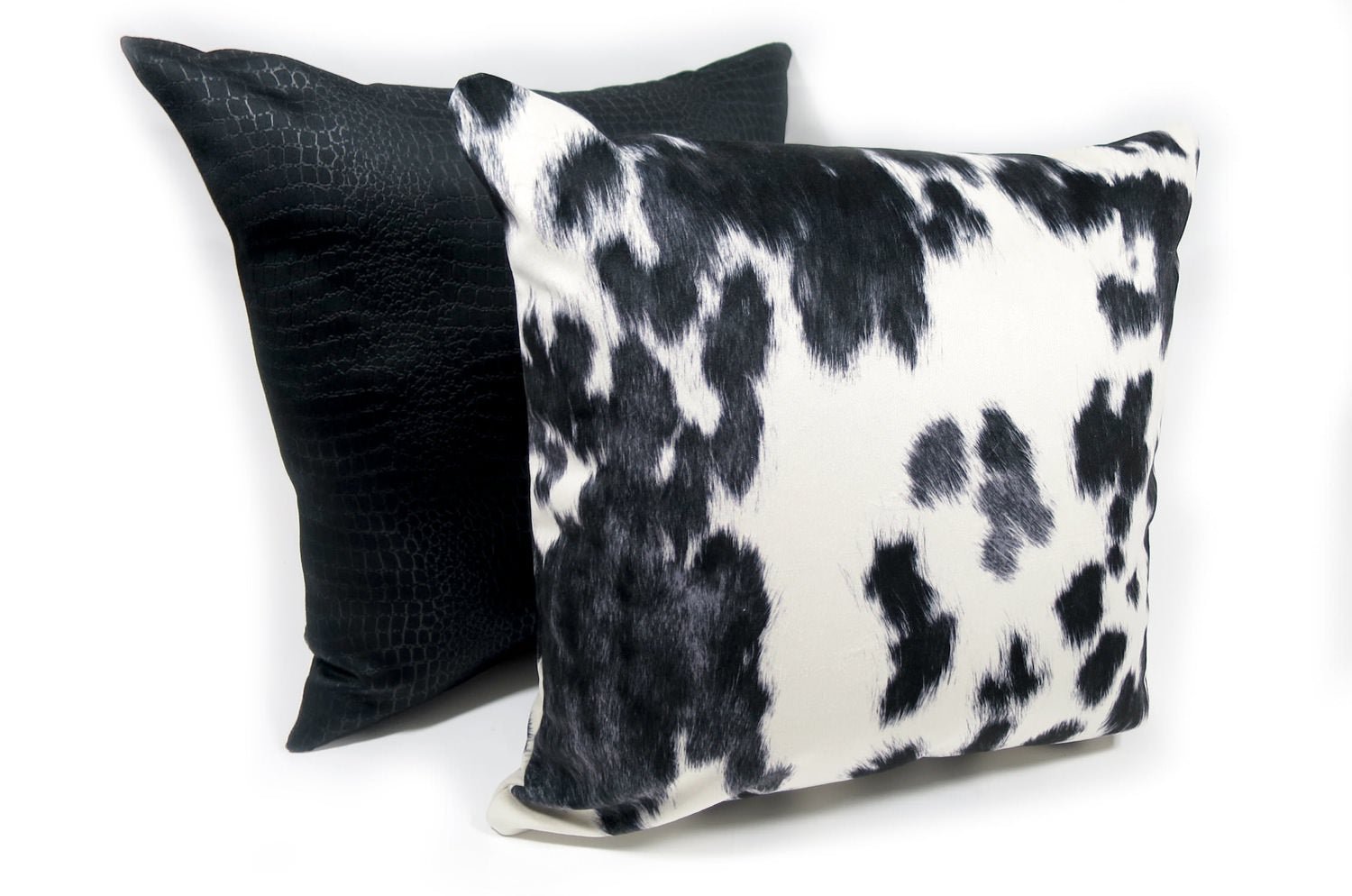 The Cow スペイン製起毛スエードタッチ 牛柄クッションカバー ブラック 45×45cm - HOUSE OF JAPAN Shop