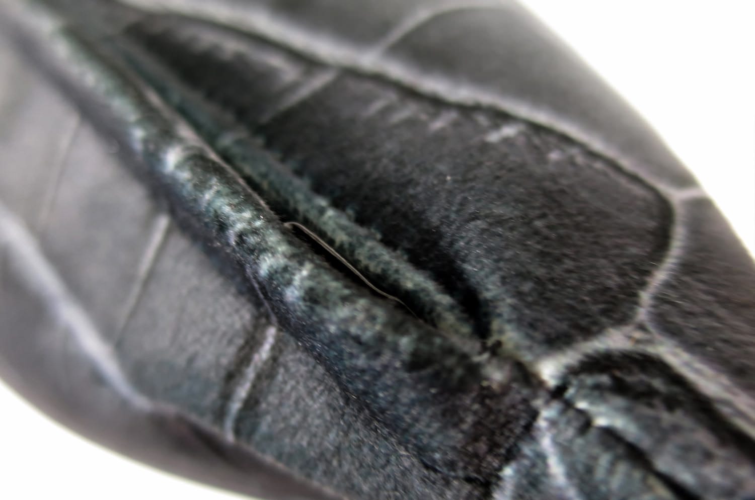 The Crocodile スペイン製起毛スエード調クロコ柄クッションカバー ブラック 50×50cm - HOUSE OF JAPAN Shop