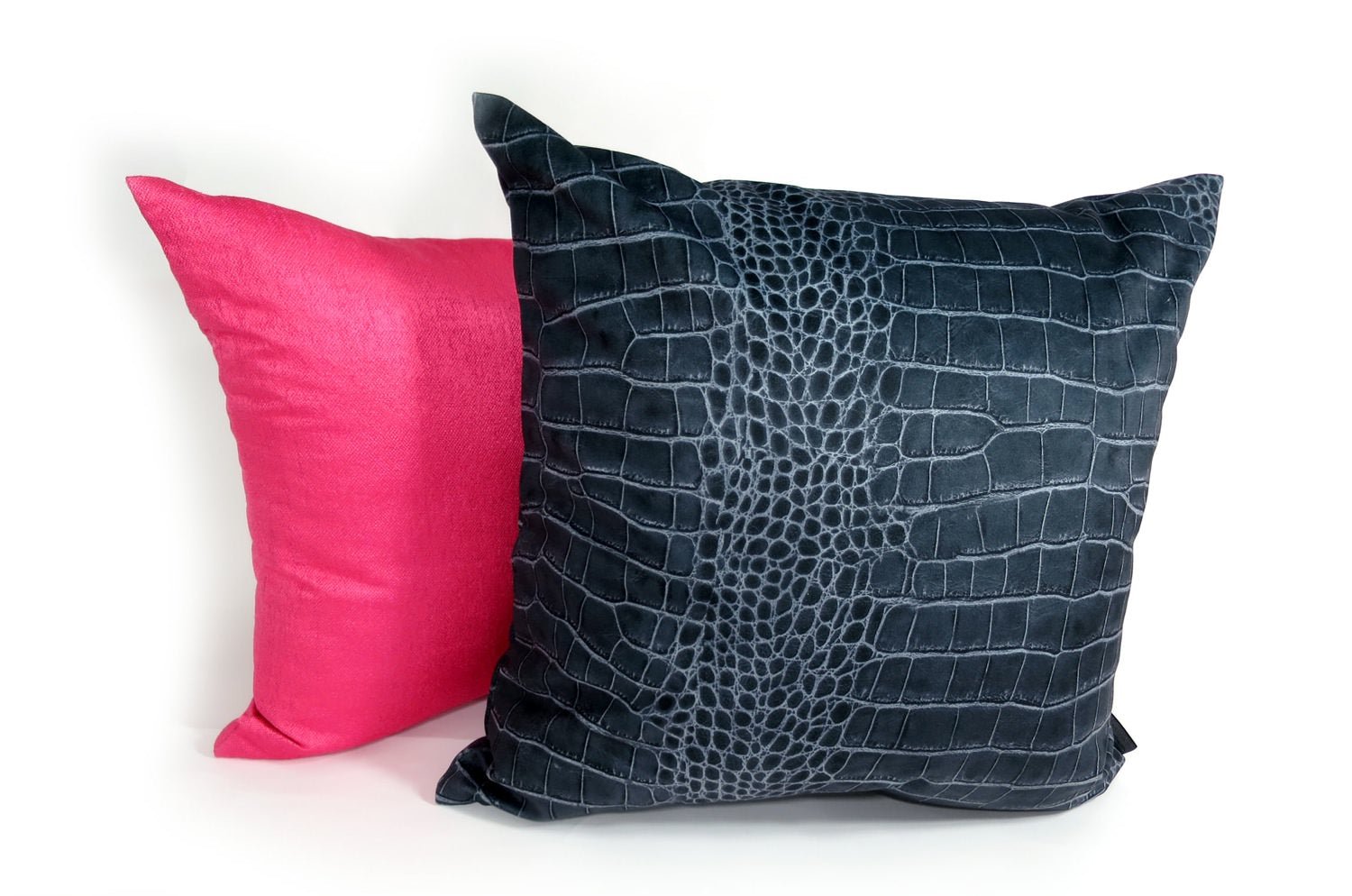 The Crocodile スペイン製起毛スエード調クロコ柄クッションカバー ブラック 50×50cm - HOUSE OF JAPAN Shop