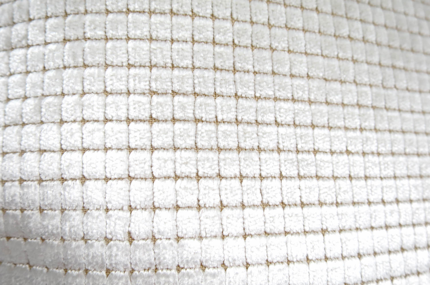 The Cut Velvet シャインカットベルベットプレーンクッションカバー ホワイト 45×45cm - HOUSE OF JAPAN Shop