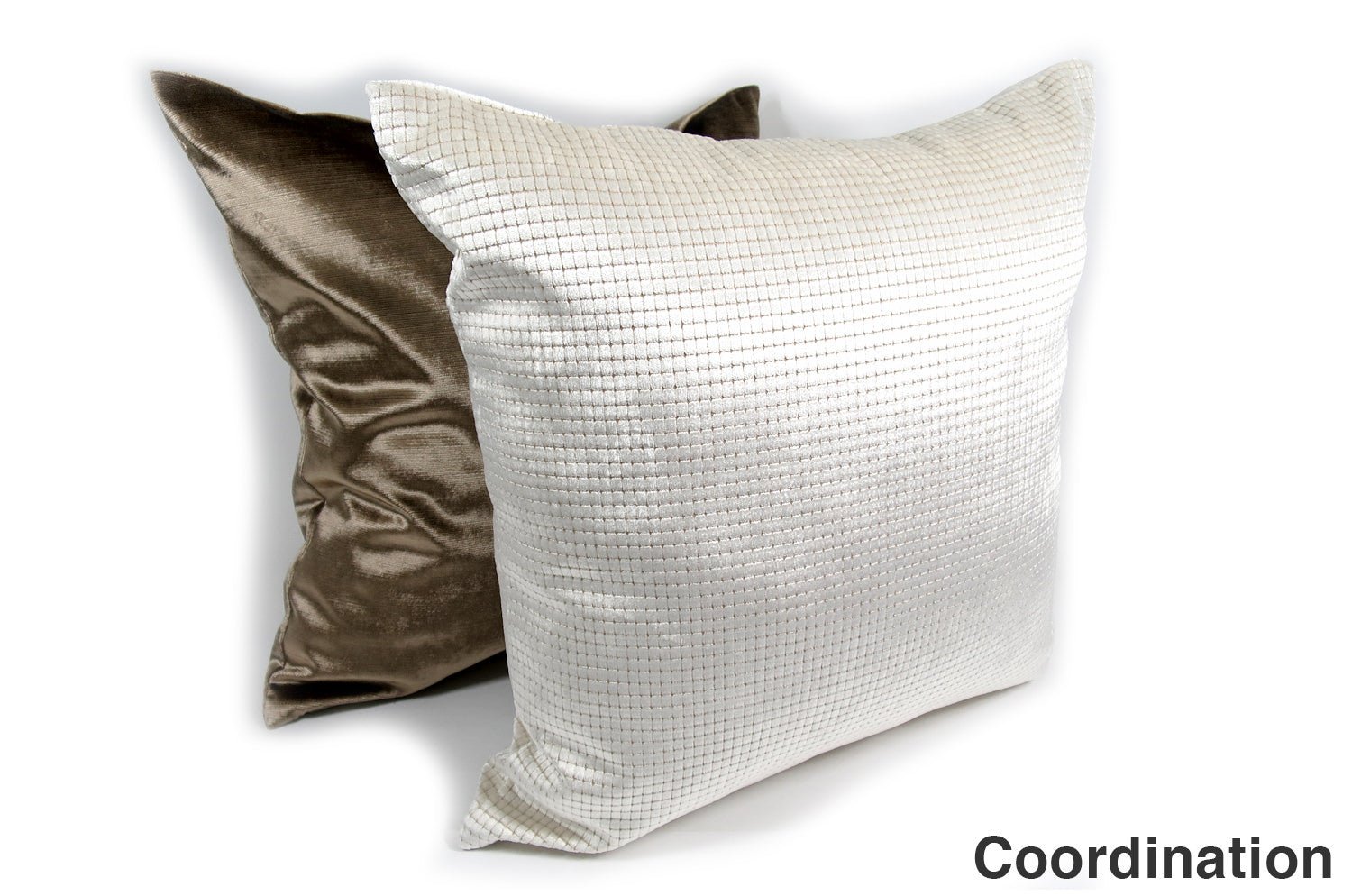 The Cut Velvet シャインカットベルベットプレーンクッションカバー ホワイト 45×45cm - HOUSE OF JAPAN Shop