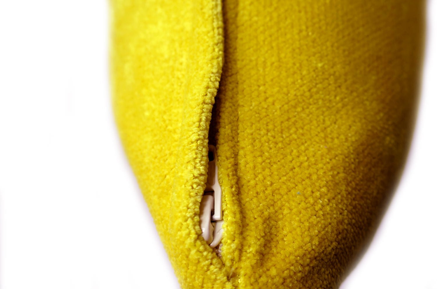 The Cute Velvet キュートベルベットクッション イエロー 50×30cm 中材付 - HOUSE OF JAPAN Shop