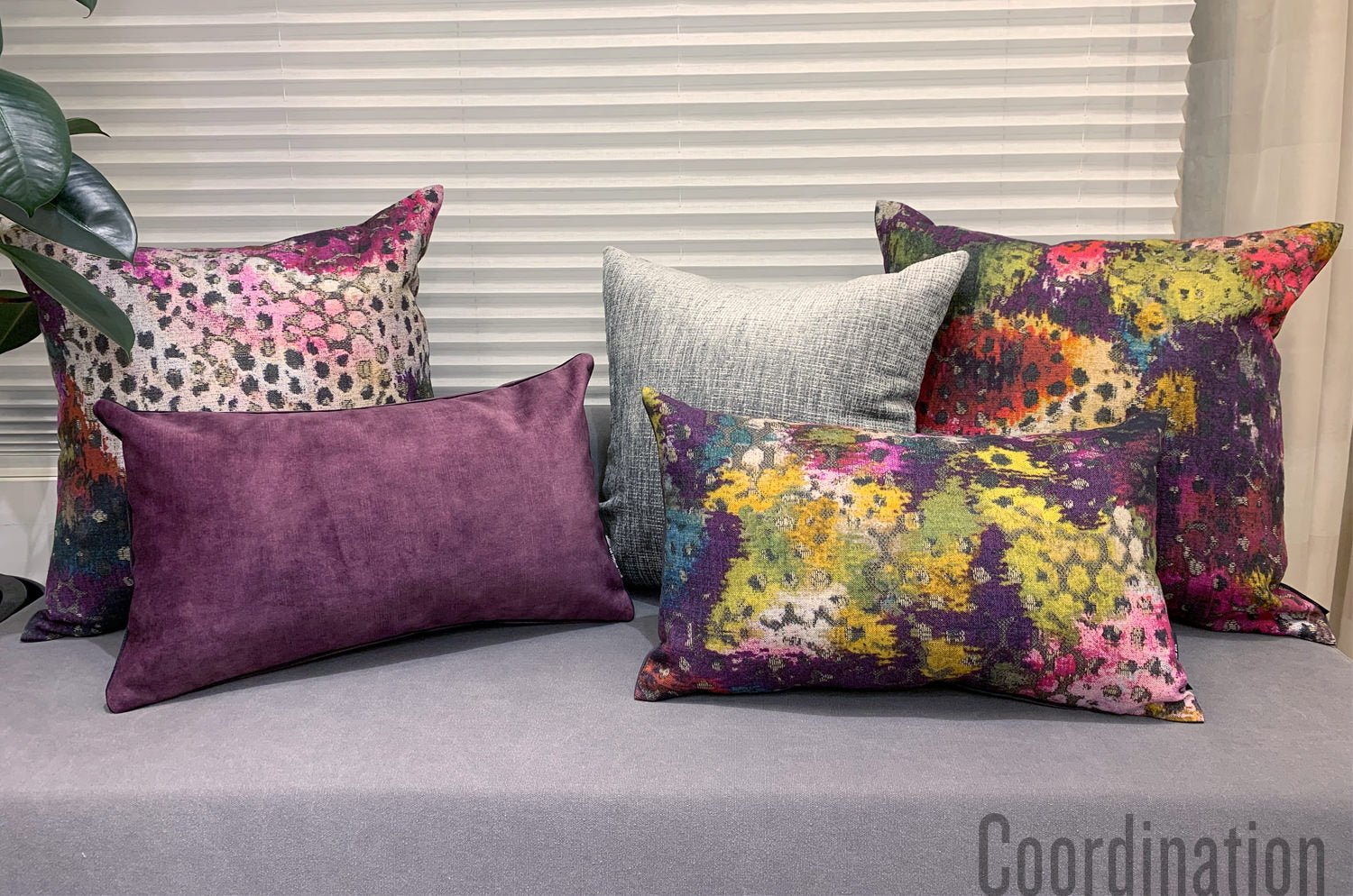 The DESIGNERS GUILD Palasini クッションカバー Damson 50×50cm - HOUSE OF JAPAN Shop
