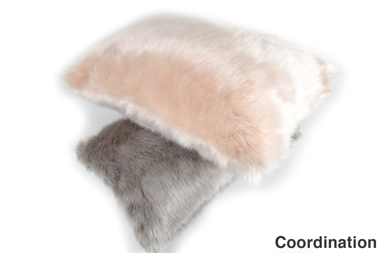 The EcoFur フォックス エコファー横長クッション シャーベットピーチ 60×38cm 中材付 - HOUSE OF JAPAN Shop