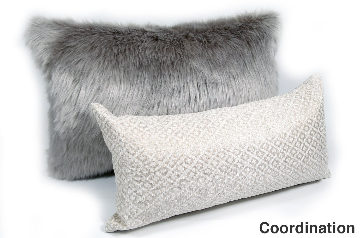 The EcoFur フォックス エコファー横長クッション シルバー 60×38cm 中材付 - HOUSE OF JAPAN Shop