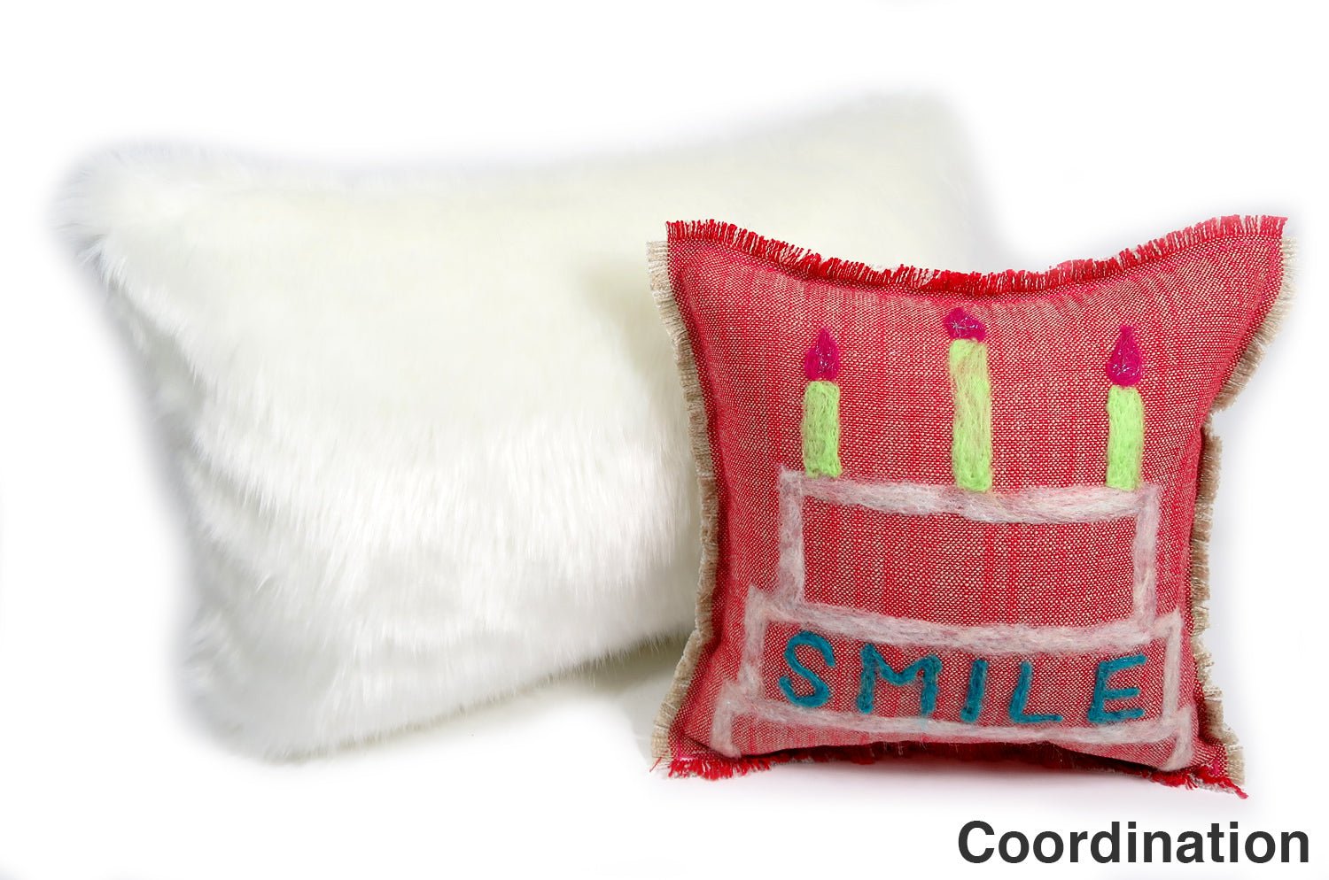 The EcoFur フォックス エコファー横長クッション ホワイト 60×38cm 中材付 - HOUSE OF JAPAN Shop