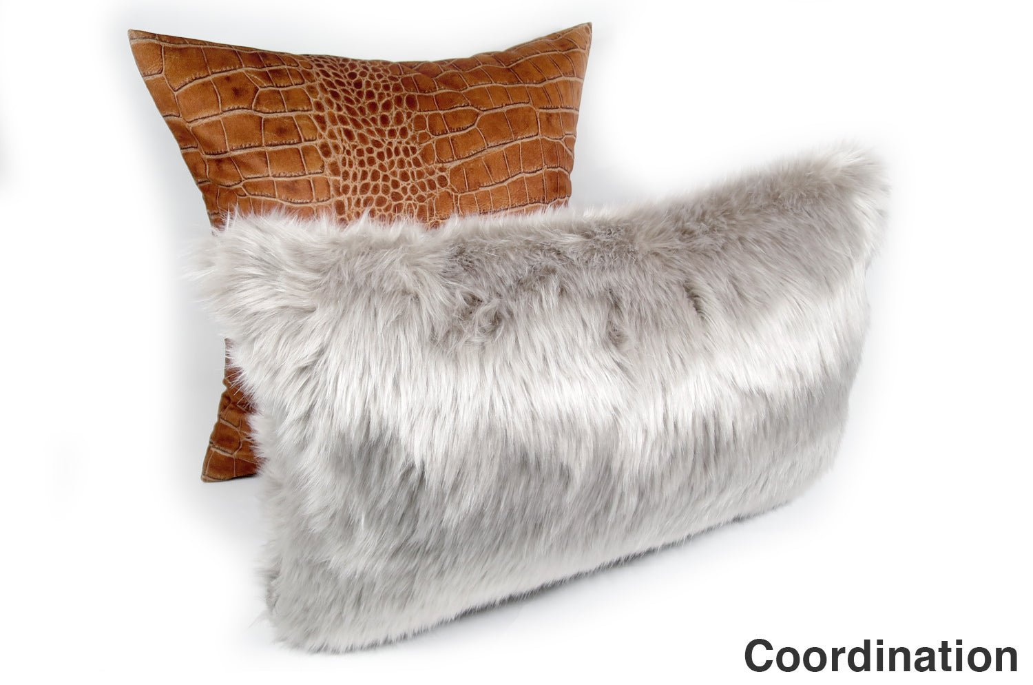 The EcoFur フォックス エコファー横長クッション シルバー 60×38cm 中材付 - HOUSE OF JAPAN Shop