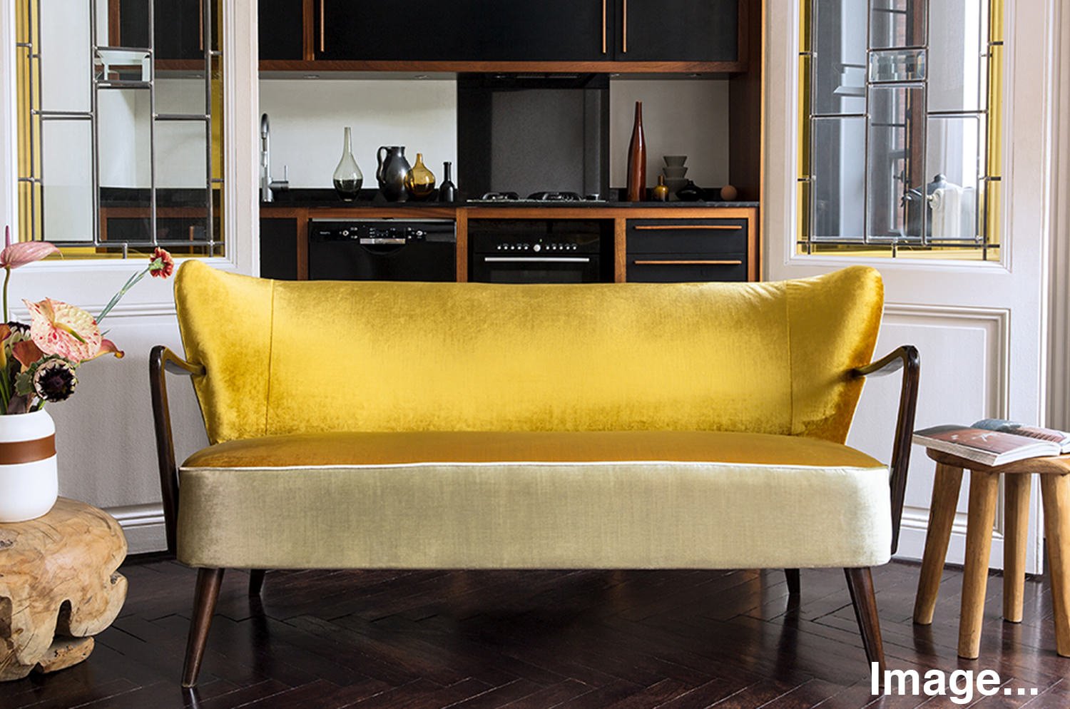 The ELITIS 艶ゴールドイエロー ベルベットクッション 66×35cm 中材付 - HOUSE OF JAPAN Shop