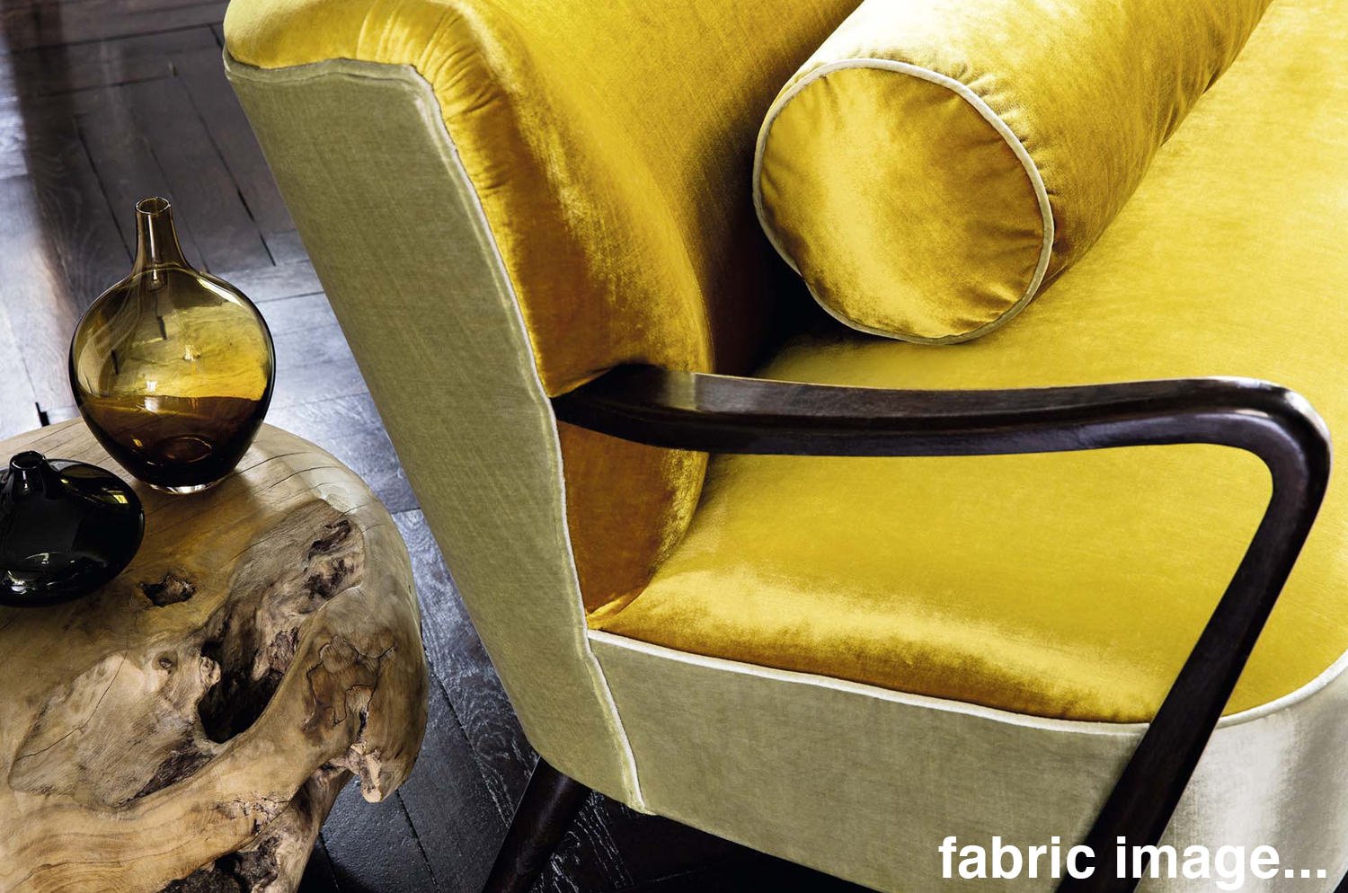 The ELITIS 艶ゴールドイエロー ベルベットクッション 66×35cm 中材付 - HOUSE OF JAPAN Shop