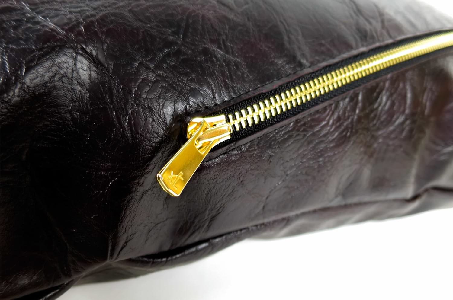 The Excella エクセラジップダークブラウンクッション 45×30cm 中材付 - HOUSE OF JAPAN Shop