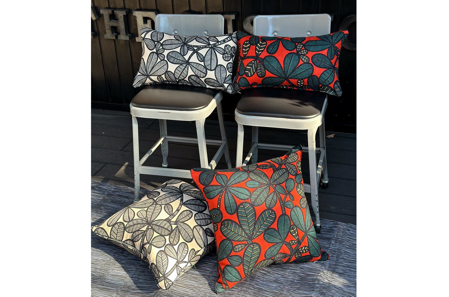 The FAO ファオ フレンチリネンキャンバス フォレストプリント クッションカバー (ブラック&バニラ) 50×50cm - HOUSE OF JAPAN Shop