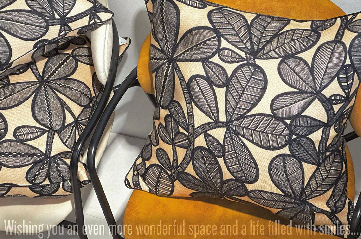 The FAO ファオ フレンチリネンキャンバス フォレストプリント クッションカバー (ブラック&バニラ) 50×50cm - HOUSE OF JAPAN Shop