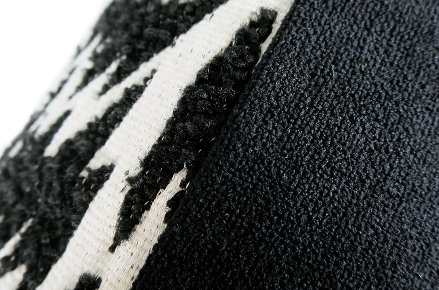 The Flash Monochrome by Kirkby Design x ELEY KISHIMOTO(イーリー キシモト)fabric 横長クッション 50×23cm 中材付 - HOUSE OF JAPAN Shop