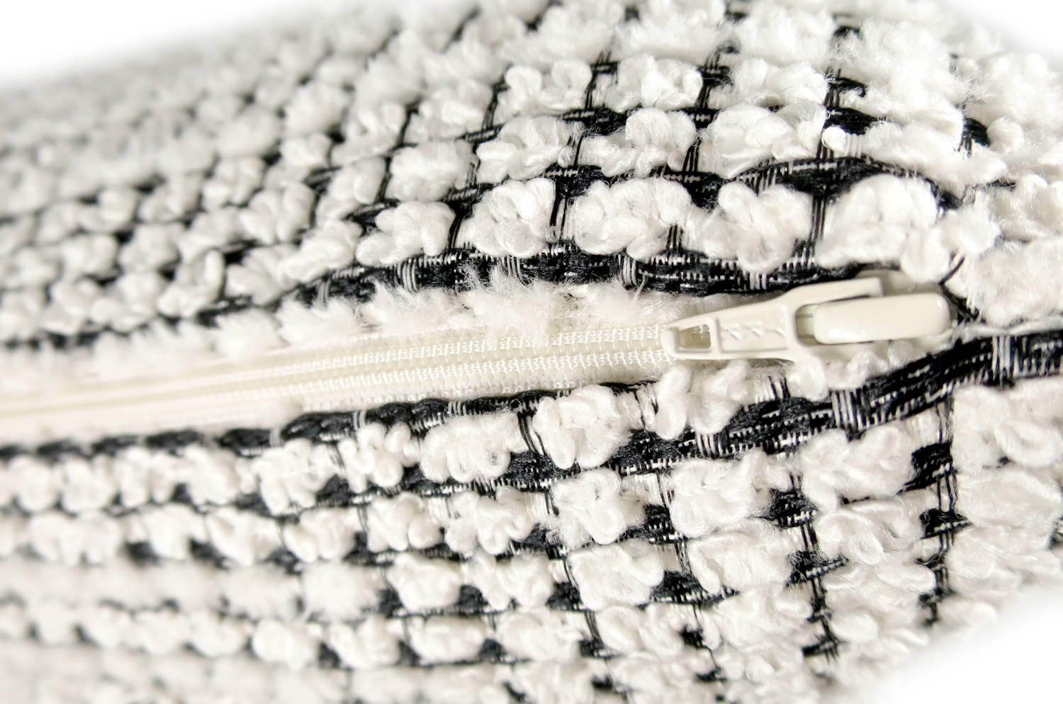 The Fluffiness フラッフィネス Black&white クッション 50×30cm 中材付 - HOUSE OF JAPAN Shop