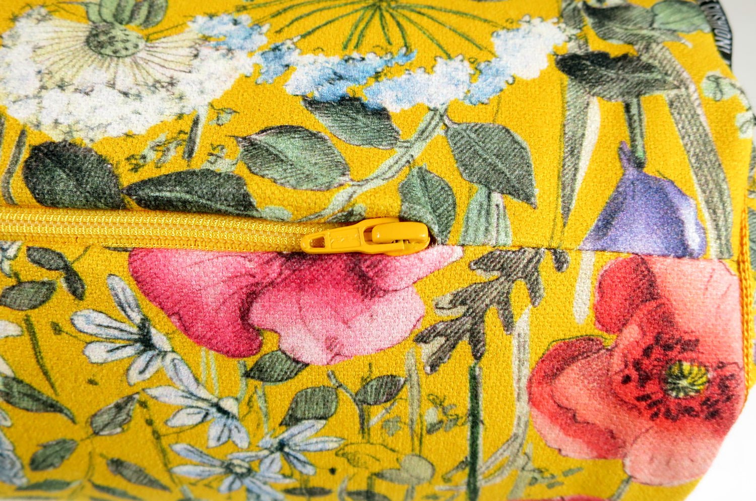 The FOND JAUNE 黄色の背景 フランス製コットン ボルスター クッション 50×16Φ 中材付 - HOUSE OF JAPAN Shop