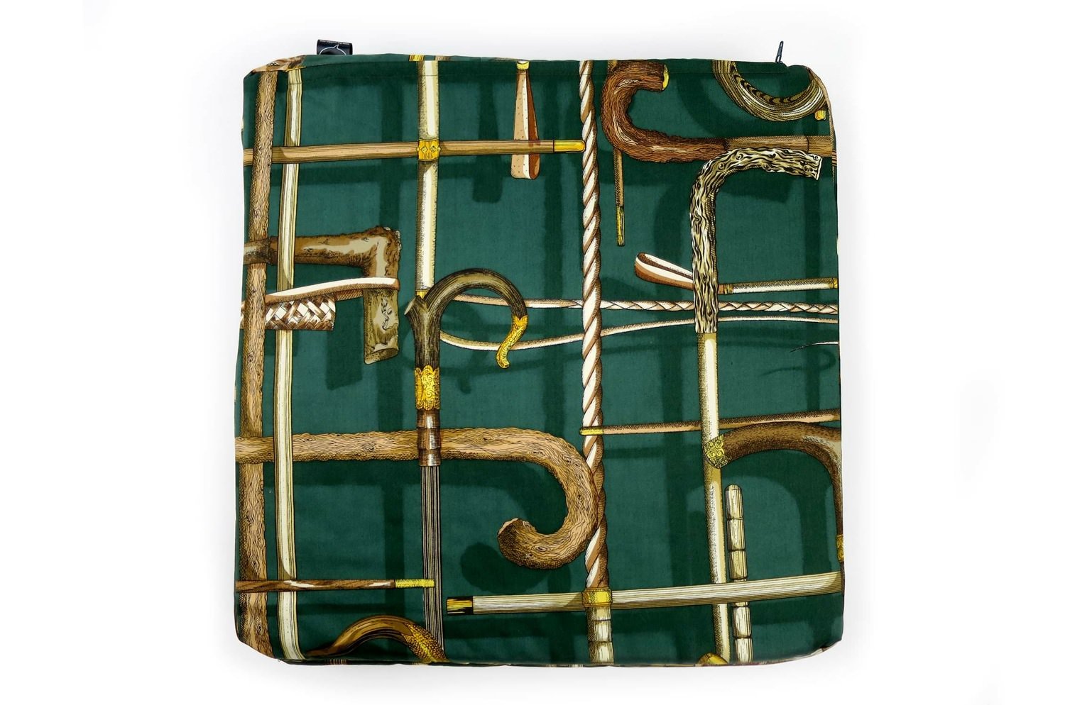 The Fornasetti ピエロフォルナセッティヴィンテージファブリック低反発シートクッション I BASTONIグリーンデザイン 40×40×5cm 中材付 - HOUSE OF JAPAN Shop