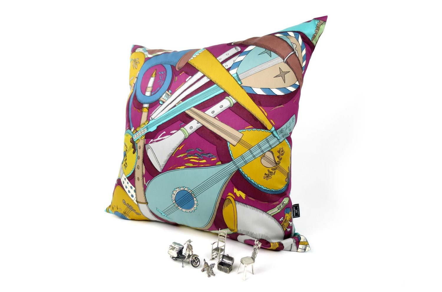 The Fornasetti ピエロフォルナセッティ&ジムトンプソンファブリック楽器柄ヴィンテージクッション パープルNo.01 50×50cm 中材付 - HOUSE OF JAPAN Shop