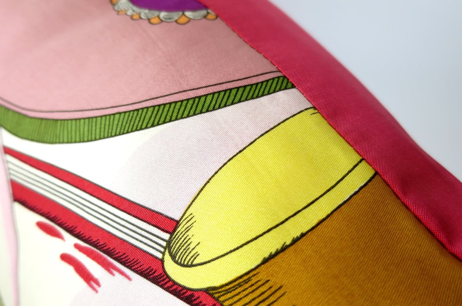 The Fornasetti ピエロフォルナセッティ&ジムトンプソンファブリック楽器柄ヴィンテージクッション ベージュNo.01 50×50cm 中材付 - HOUSE OF JAPAN Shop