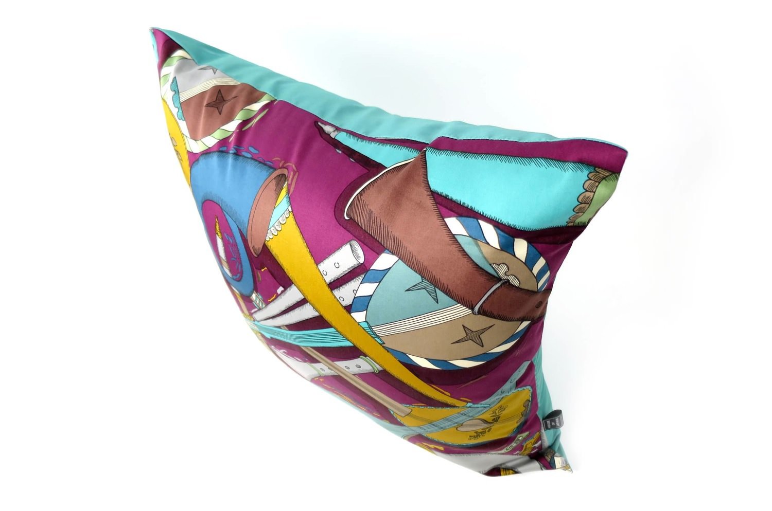 The Fornasetti ピエロフォルナセッティ&ジムトンプソンファブリック楽器柄ヴィンテージクッション パープルNo.01 50×50cm 中材付 - HOUSE OF JAPAN Shop