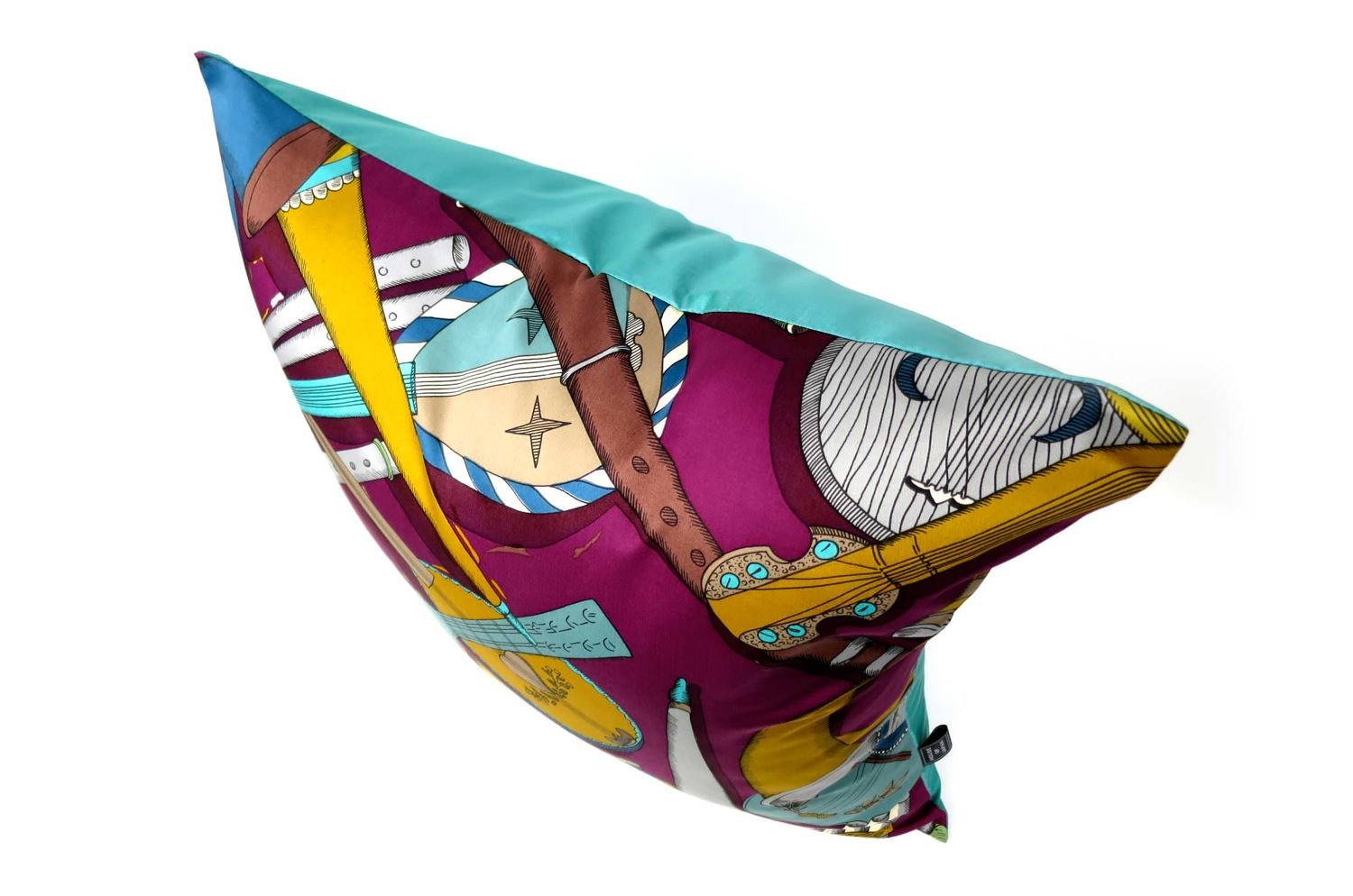 The Fornasetti ピエロフォルナセッティ&ジムトンプソンファブリック楽器柄ヴィンテージクッション パープルNo.04 50×50cm 中材付 - HOUSE OF JAPAN Shop