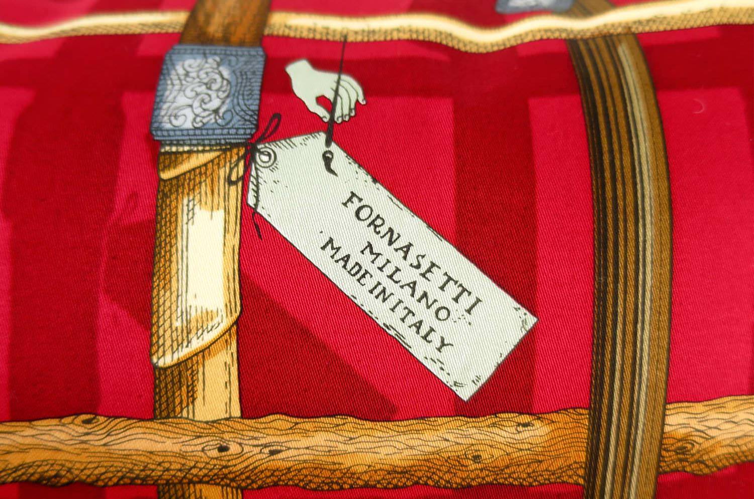 The Fornasetti ピエロフォルナセッティ Silk ヴィンテージファブリッククッション I BASTONIレッドデザイン 58×38cm 中材付 - HOUSE OF JAPAN Shop