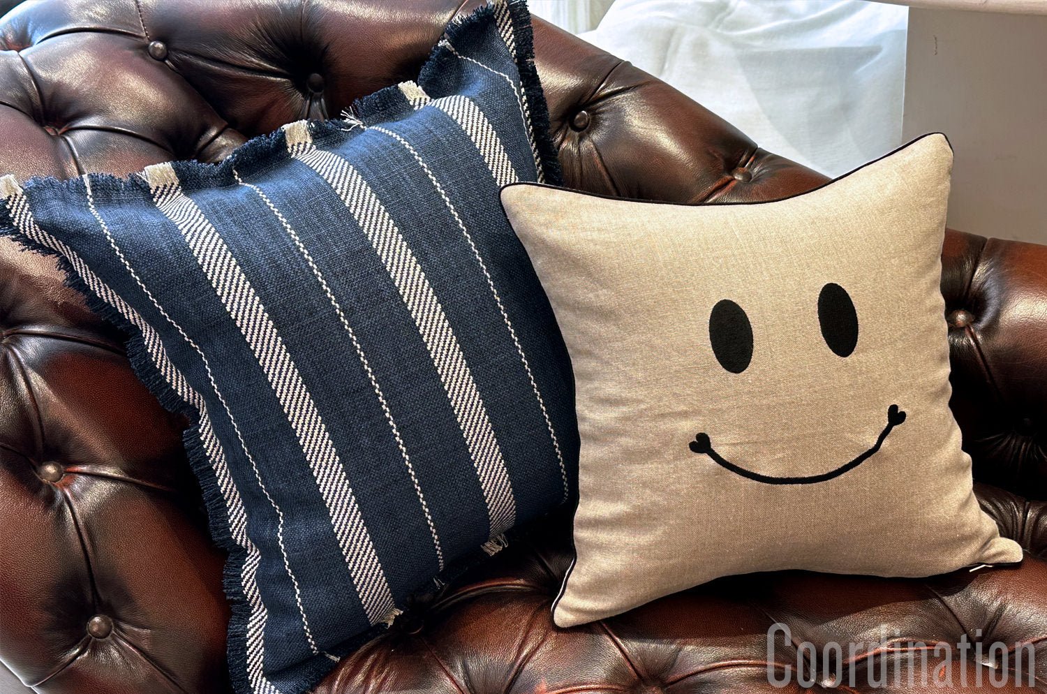 The Fringe リネンライク ジャカード ストライプ柄 フリンジ クッションカバー (インディゴ) 50×50cm - HOUSE OF JAPAN Shop