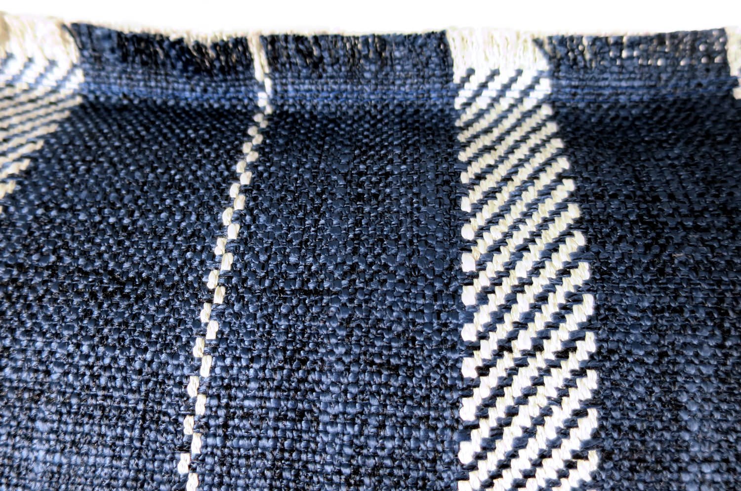 The Fringe リネンライク ジャカード ストライプ柄 フリンジ クッションカバー インディゴ 50×50cm - HOUSE OF JAPAN Shop